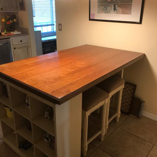 Photo of Kitchen table