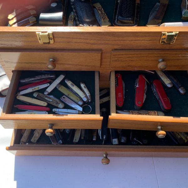 Photo of Collection of  utility knives