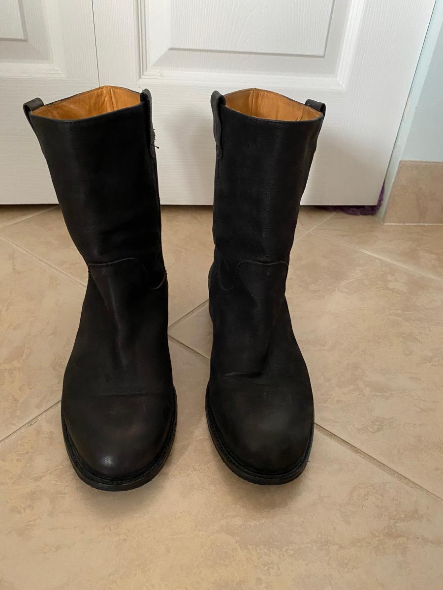 Saks Fifth Ave New York leather boots | snaplist