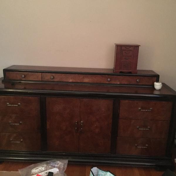 Photo of Burke wood, two parts, with drawers, great detail