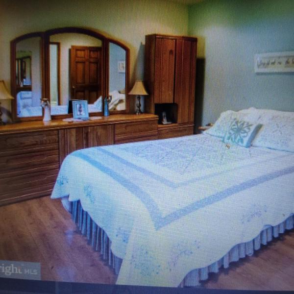 Photo of 5 Piece Bedroom Set