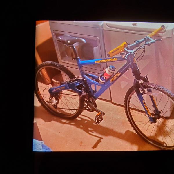 Photo of 2001 Cannondale Jekyll mountain bike
