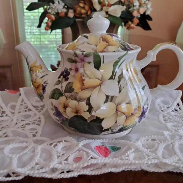 Photo of Vintage Sadler Tea Pot