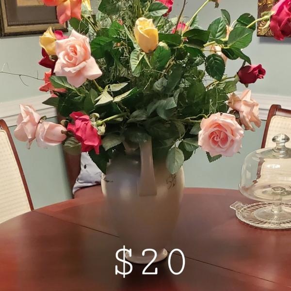 Photo of Rose flower arrangement