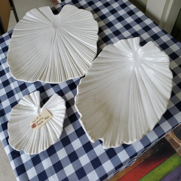 Photo of 3 piece serving dishes