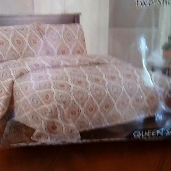 Photo of Queen quilts/bedspreads