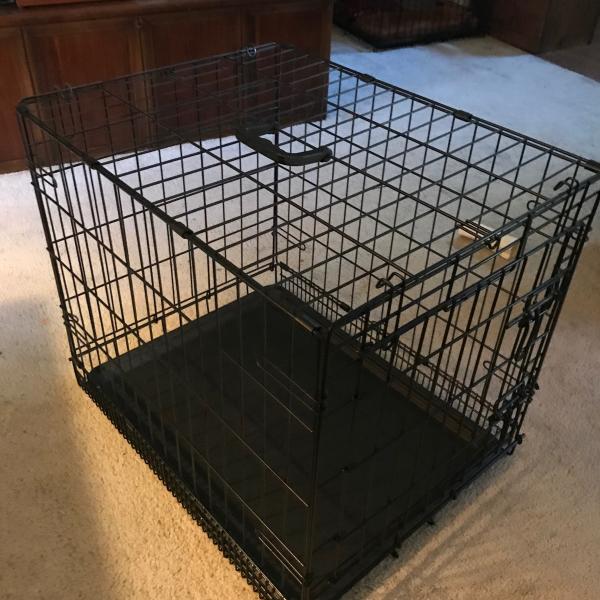 Photo of (SOLD) 24 Inch Dog Crate