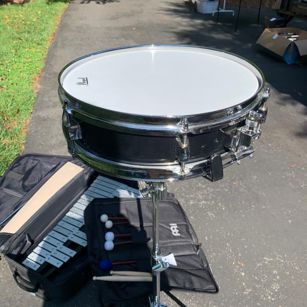 Photo of Snare drum and bells set