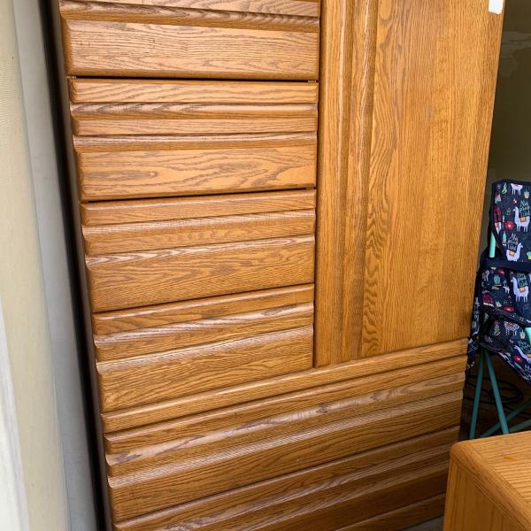 Photo of 2-Piece Oak Dresser Set