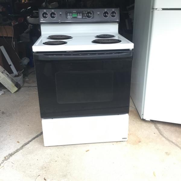 Photo of GE electric stove
