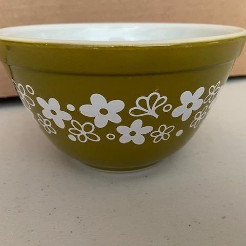 Photo of LOTS OF VINTAGE PYREX