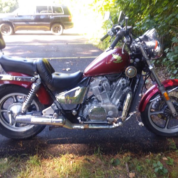 Photo of 1986 vt 700 motorcycle for sale