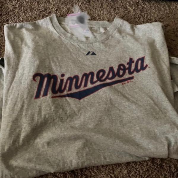 Photo of Adult xl Minnesota Twins inaugural season t-shirt 