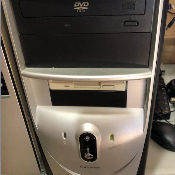 Photo of Gateway Computer, Pentium 4 2.5 GH, XP Home Service Pack 3