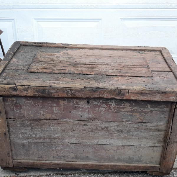 Photo of Old woo carpenters box
