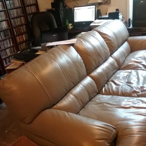 Photo of 6 1/2 ft Lazy Boy sofa. leather, 42' wide