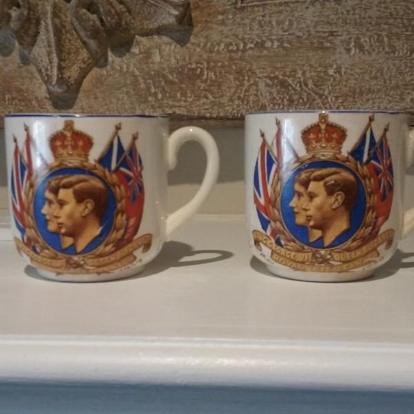 Photo of King George IV and Queen Elizabeth II Commemorative Cups