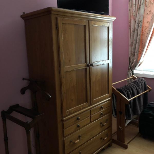Photo of Oak Bedroom Set W/Armoire