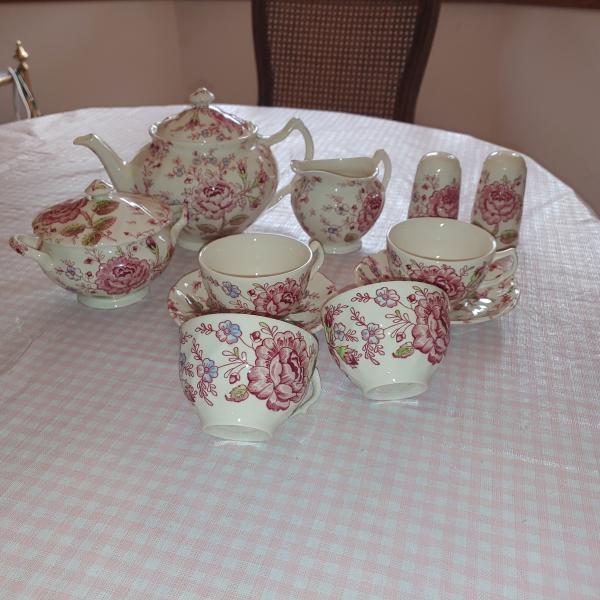 Photo of Johnson Brothers Rose Chintz Miscellaneous Pieces