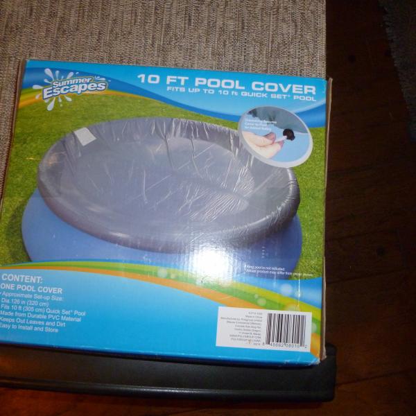 Photo of 10 foot pool cover