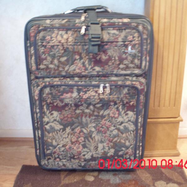 Photo of Tapestry Pullman Luggage 32" with wheels/toiletry bag