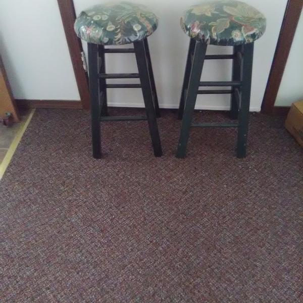 Photo of 2 bar stools