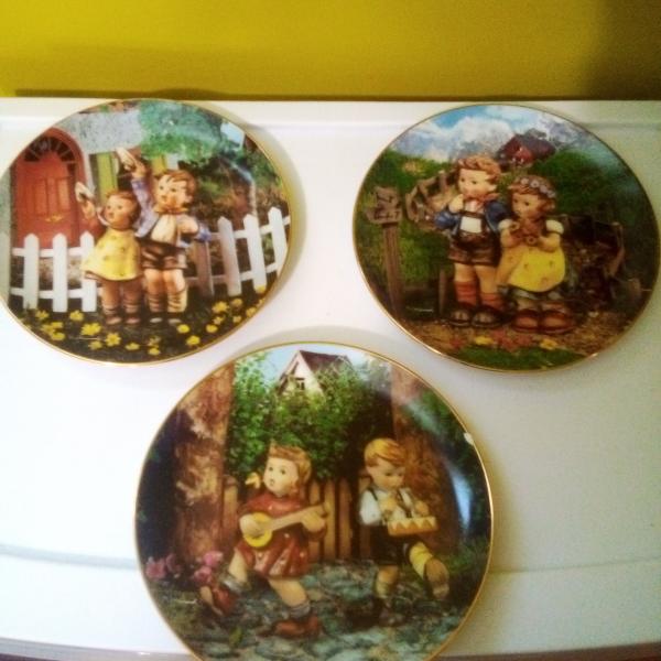 Photo of Hummel plates