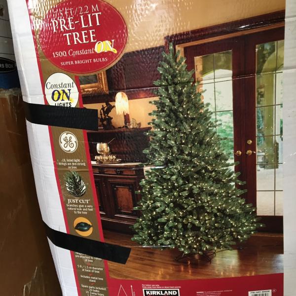 Photo of Pre-Lit Christmas Tree