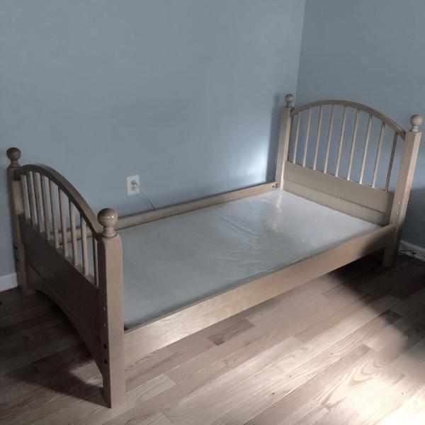 Photo of Single Platform Bed