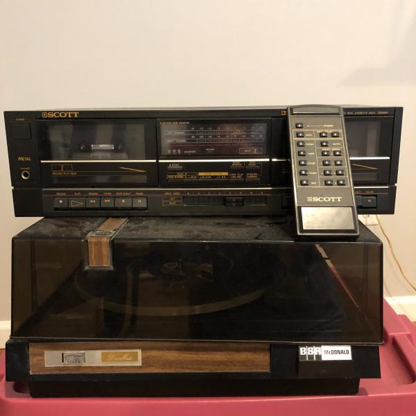 Photo of RECORD PLAYER