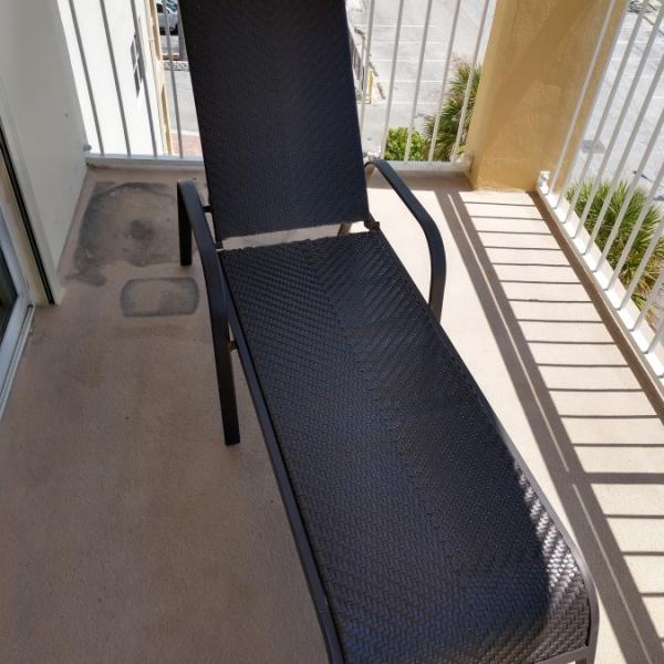 Photo of Hampton Bay lounge chair