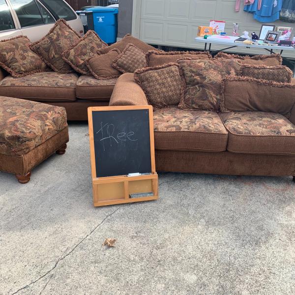 Photo of Free couch set
