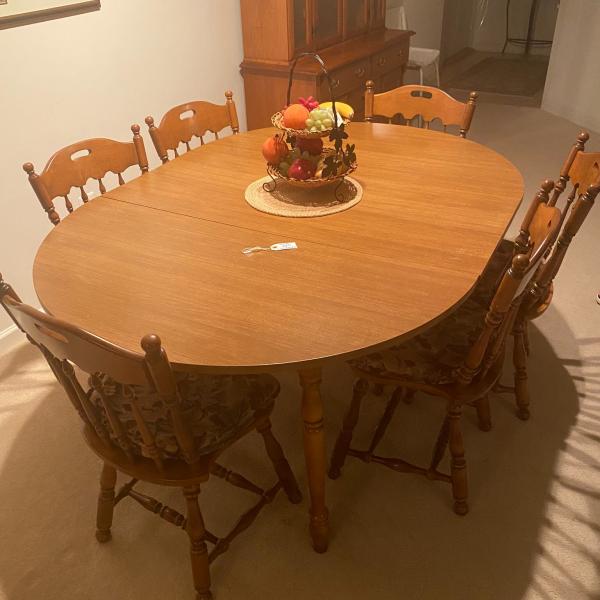 Photo of Dinning room table an chairs
