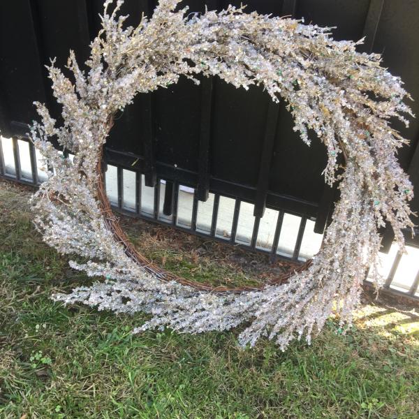 Photo of Beaded Christmas Wreath w Case