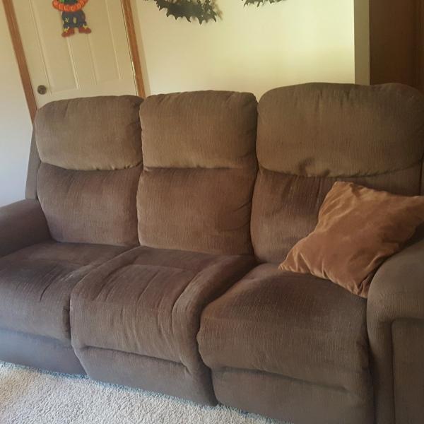 Photo of new couch with 2 power recliners