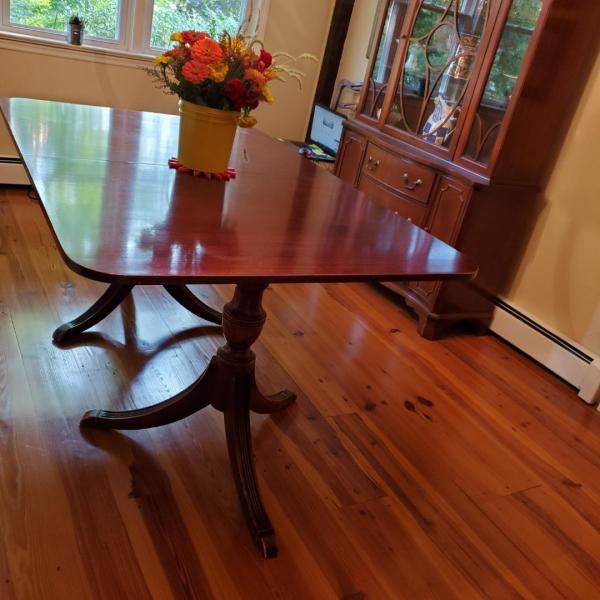 Photo of DINING ROOM SET