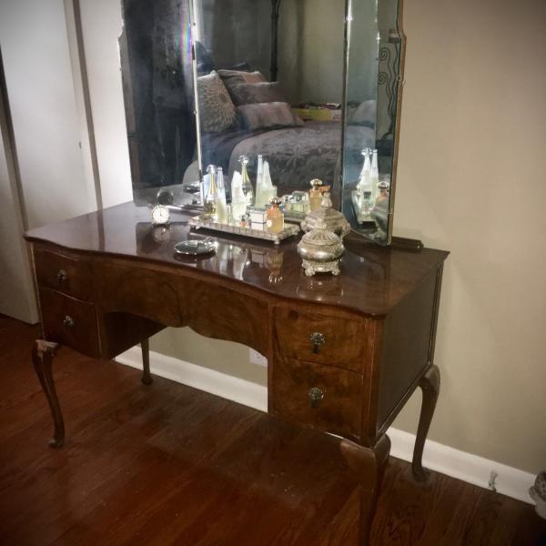 Photo of Antique Dressing Table with Mirror