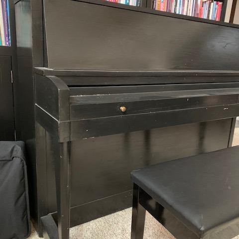 Photo of Black Baldwin Piano with stool