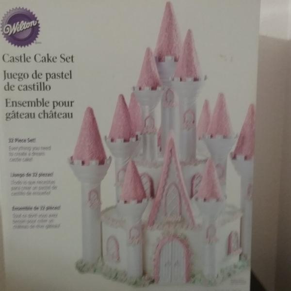 Photo of Wilson castle cake  set