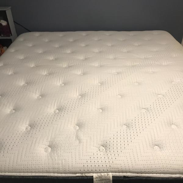 Photo of Bed: King size mattress and adjustable frame