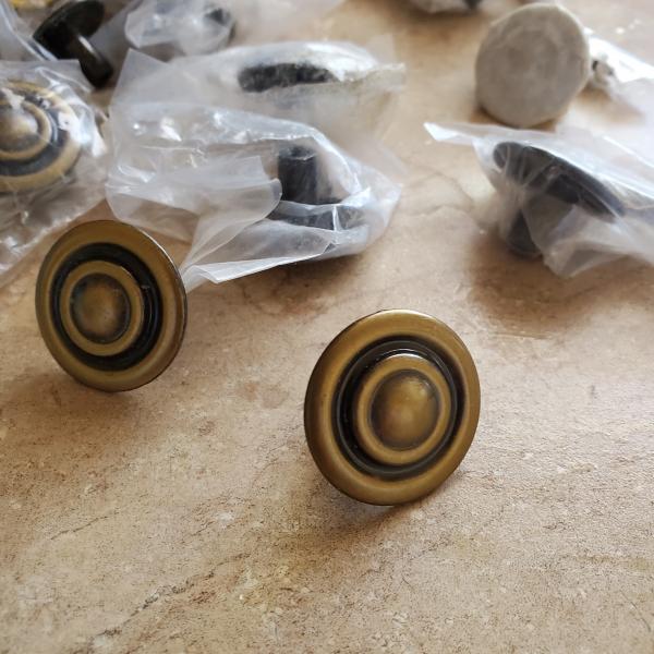 Photo of 21 New cabinet knobs