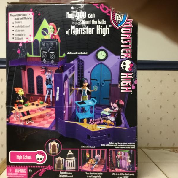 Photo of Monster High 2012 High School Playset