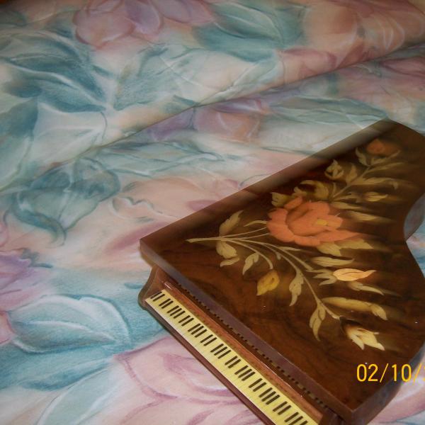 Photo of Piano Jewelry Box