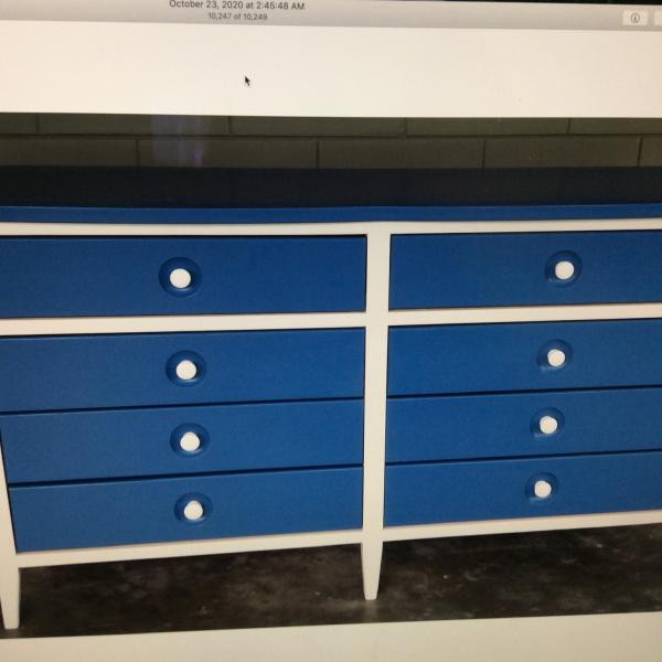 Photo of 8 drawer dresser/mirror 