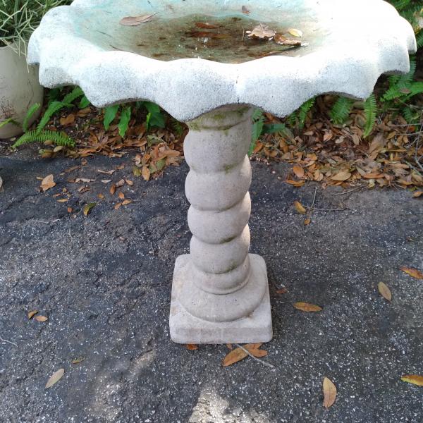 Classic Concrete Bird Bath snaplist