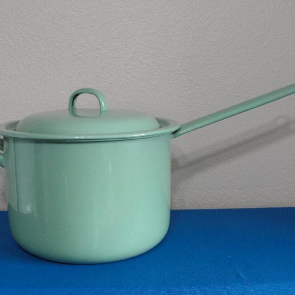 Photo of Vintage 1930s Green Graniteware Enamelware Sauce Pan