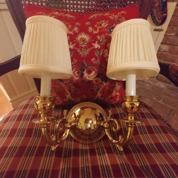 Photo of BEAUTIFUL BRASS CANDELABRA ELECTRIC WALL SCONCE FIXTURE