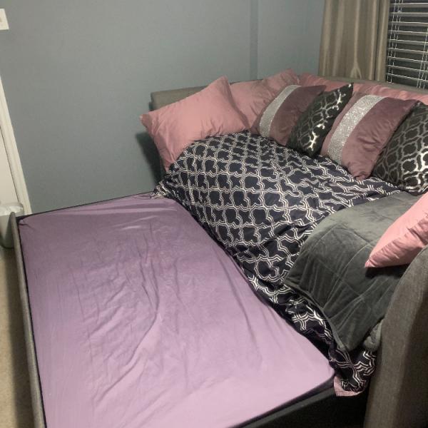 Photo of Trundle bed