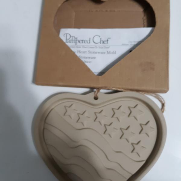 Photo of $5 VINTAGE Pampered Chef Retired Heart Cookie Mold 