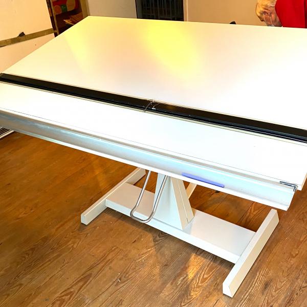 Photo of ART/DRAFTING TABLE, MINT